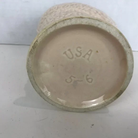 Vintage ceramic floral vase signed U.S.A. - Picture 3 of 5